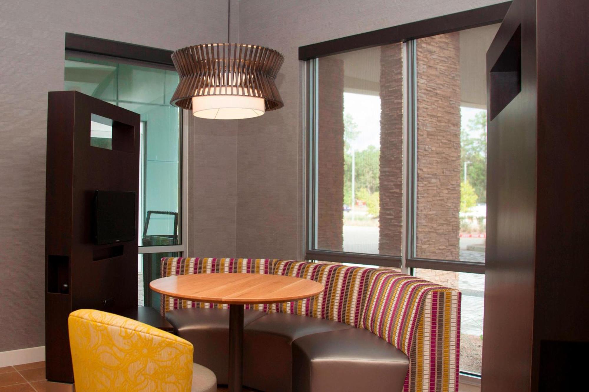 ספרינג Courtyard By Marriott Houston City Place מראה חיצוני תמונה