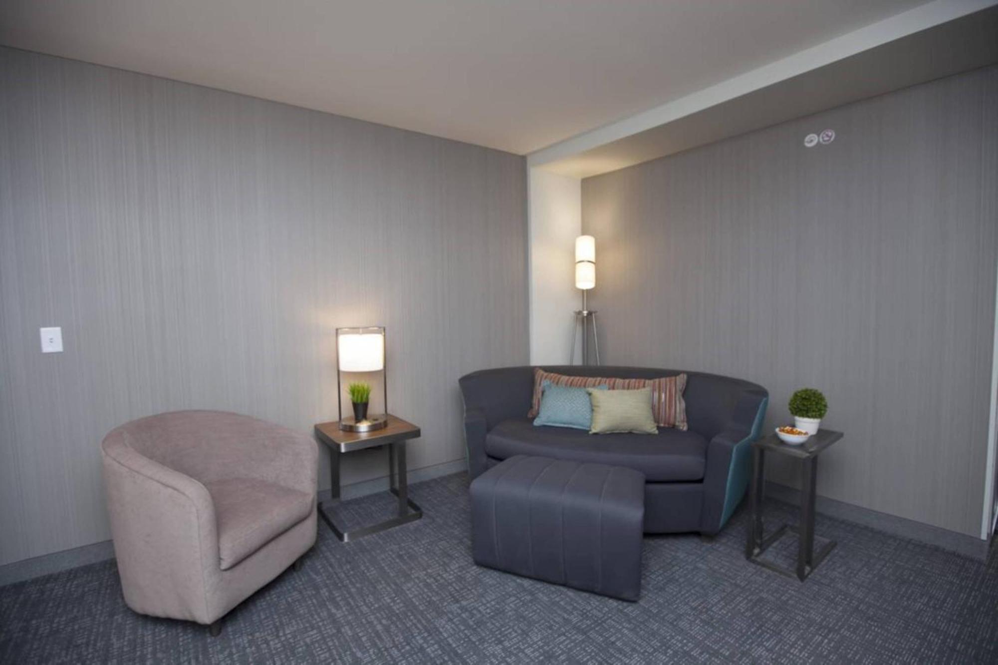 ספרינג Courtyard By Marriott Houston City Place מראה חיצוני תמונה