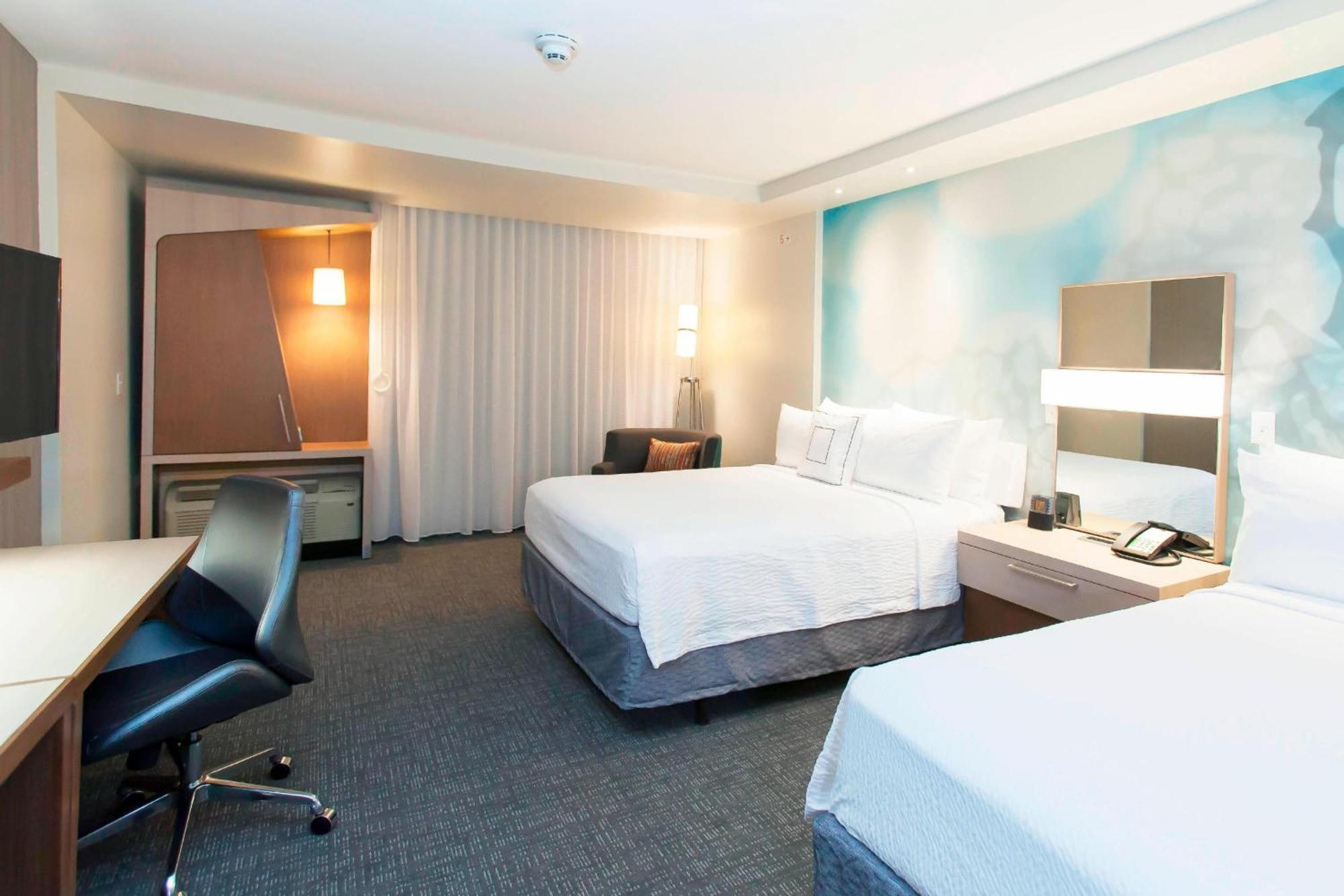 ספרינג Courtyard By Marriott Houston City Place מראה חיצוני תמונה