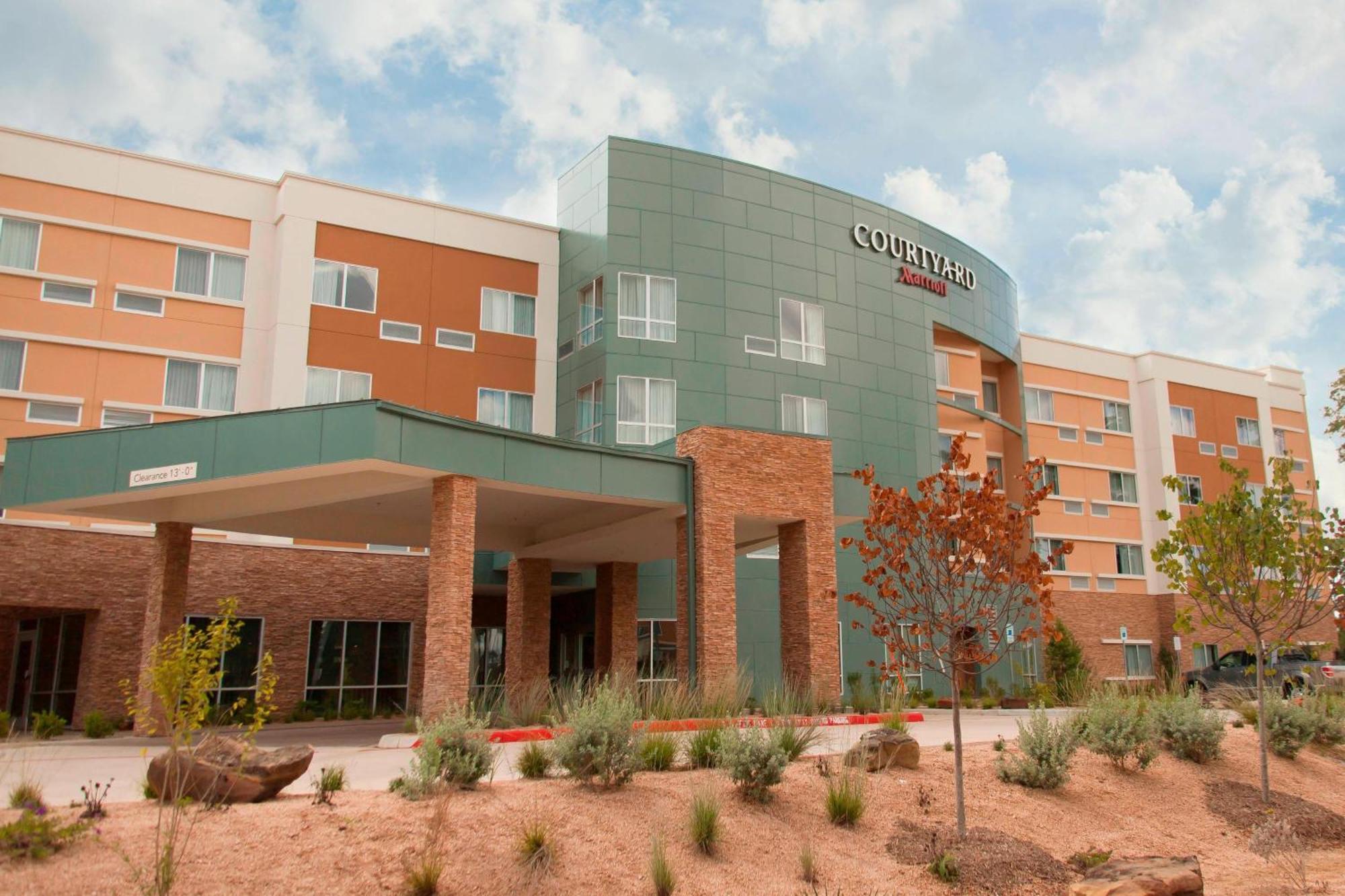ספרינג Courtyard By Marriott Houston City Place מראה חיצוני תמונה