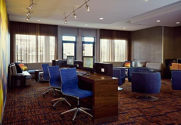 ספרינג Courtyard By Marriott Houston City Place מראה חיצוני תמונה